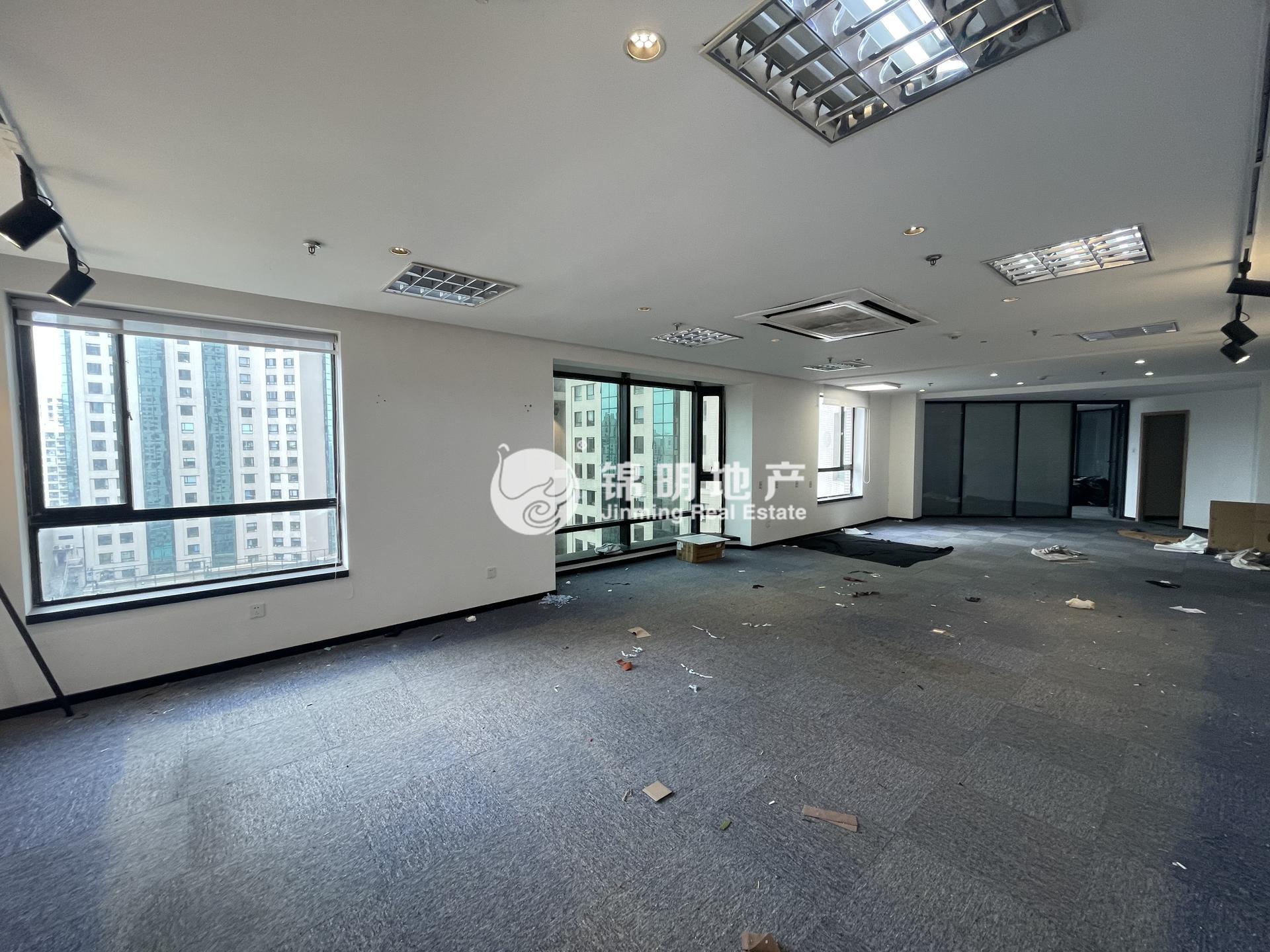 漕河泾光大会展中心96平米写字楼出租